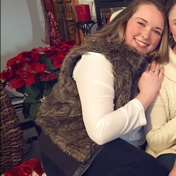 Fur vest - Picture 2 of 3